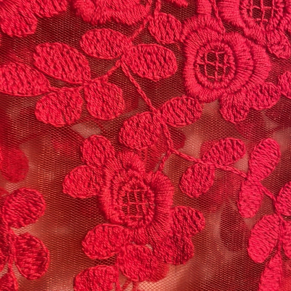 Red sweater - Picture 5 of 6